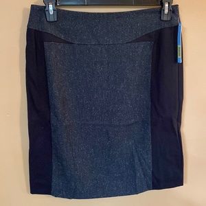 NWT Antonio Melani navy/dark heather skirt. Gold zipper. Size 10. Lined.